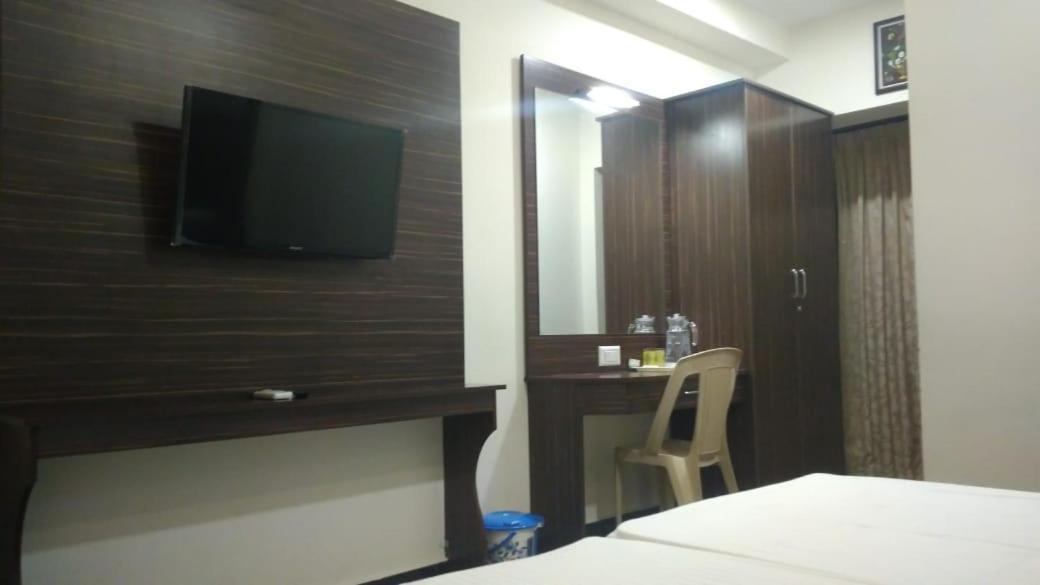 Famous Residency Ξενοδοχείο Tiruchirappalli Εξωτερικό φωτογραφία